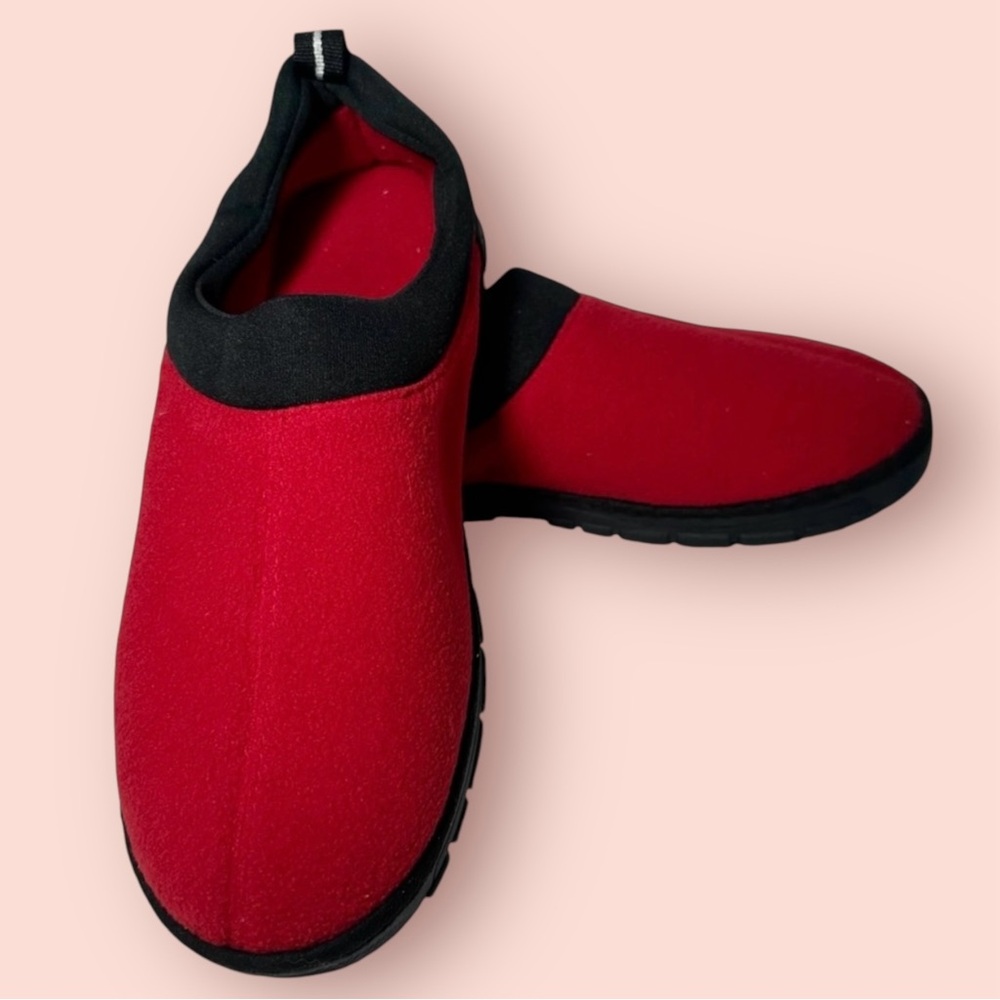 3/$10 Memory Foam Slippers Small (5-6) Red Fleece